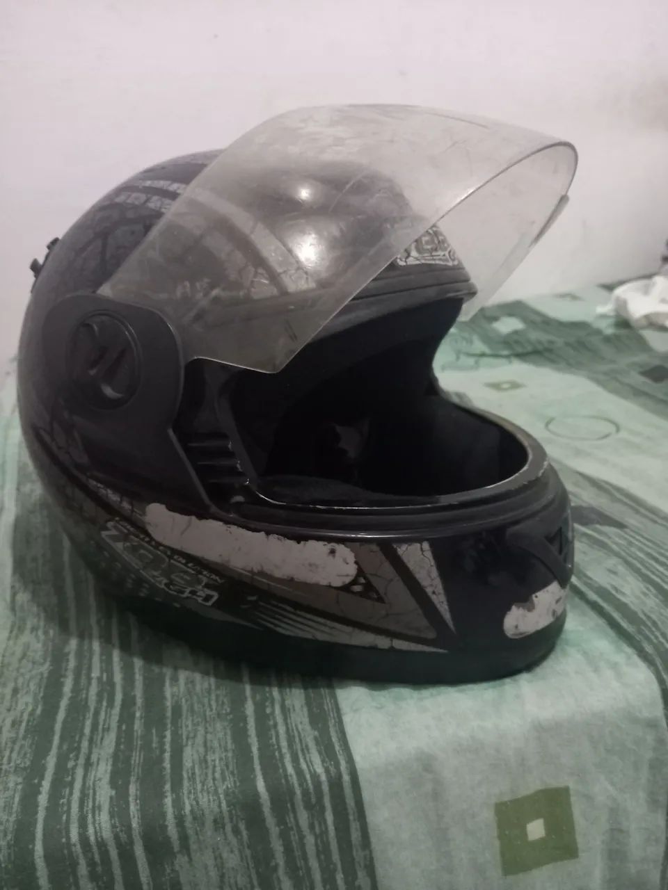 Capacete de Moto - Preto com Desenho - Foto 5