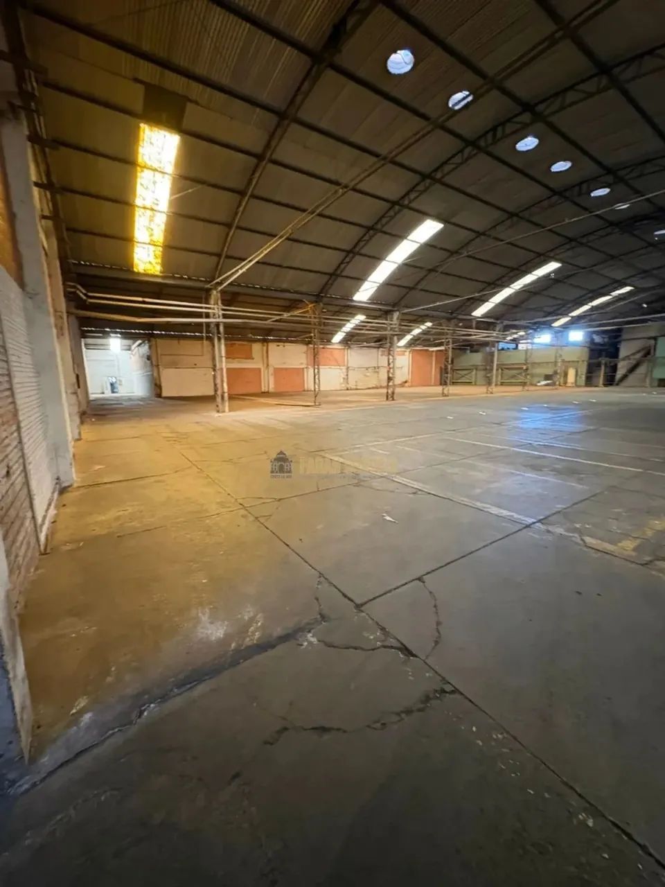 Barracão Comercial - Foto 2