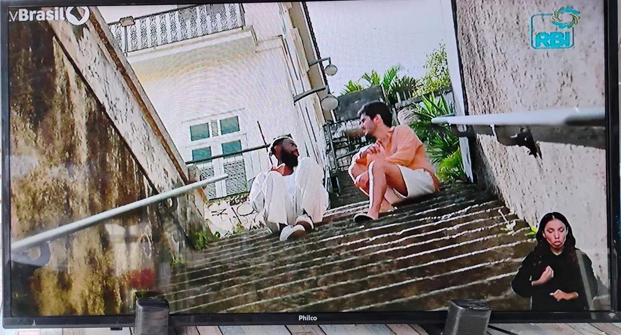 TV Philco 49 com detalhe