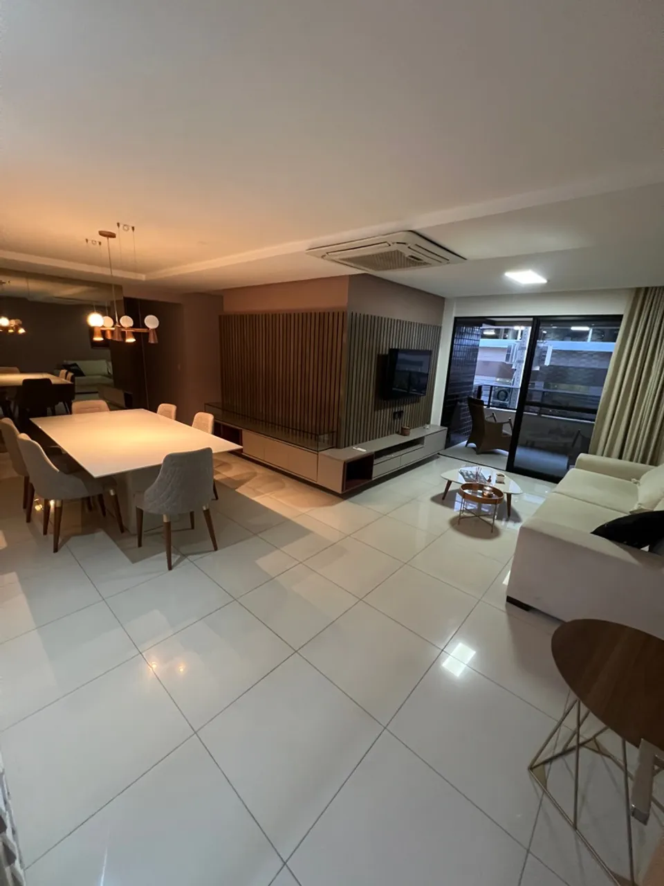 ALUGO APARTAMENTO COM 4 QUARTOS SENDO 3 SUÍTES 150m2 NA PONTA VERDE