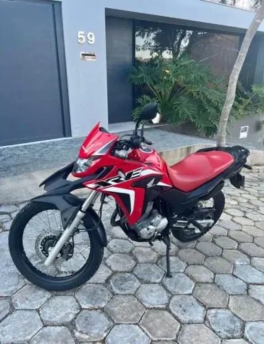 XRE 300 2023