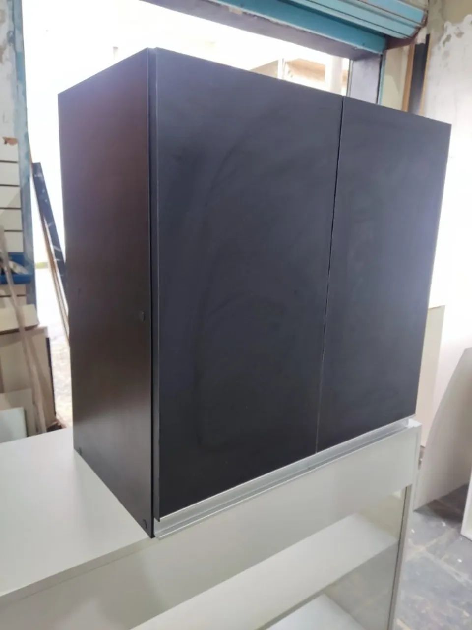 Armário aéreo preto