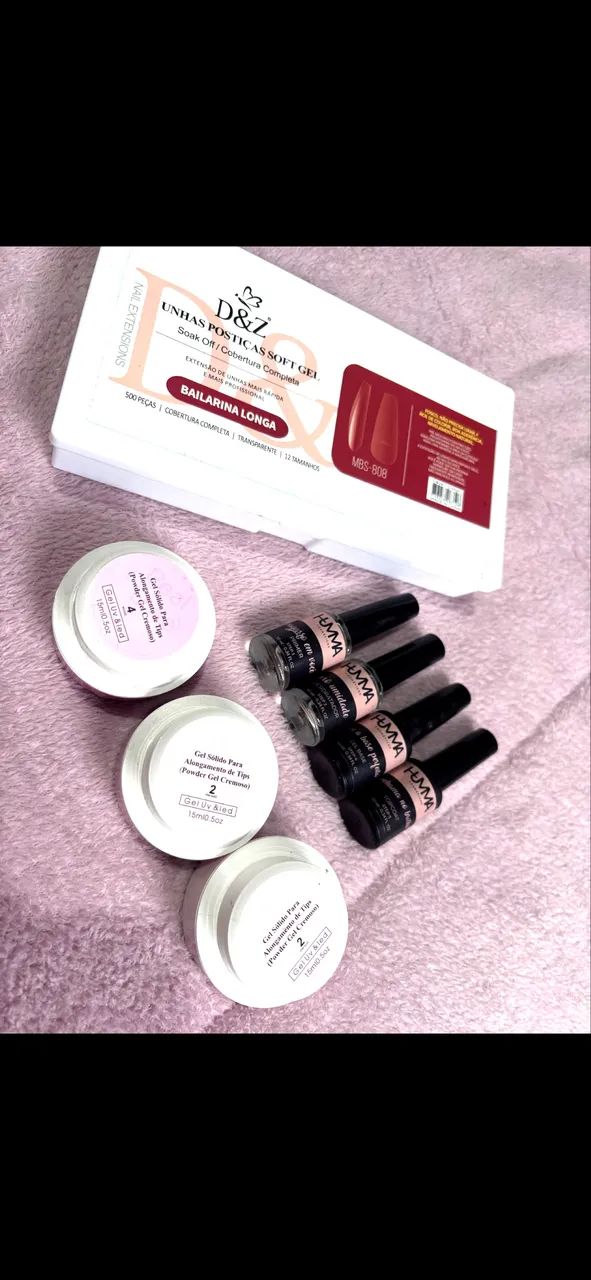 Mesa e esmalteiro unhas 64352685415810122