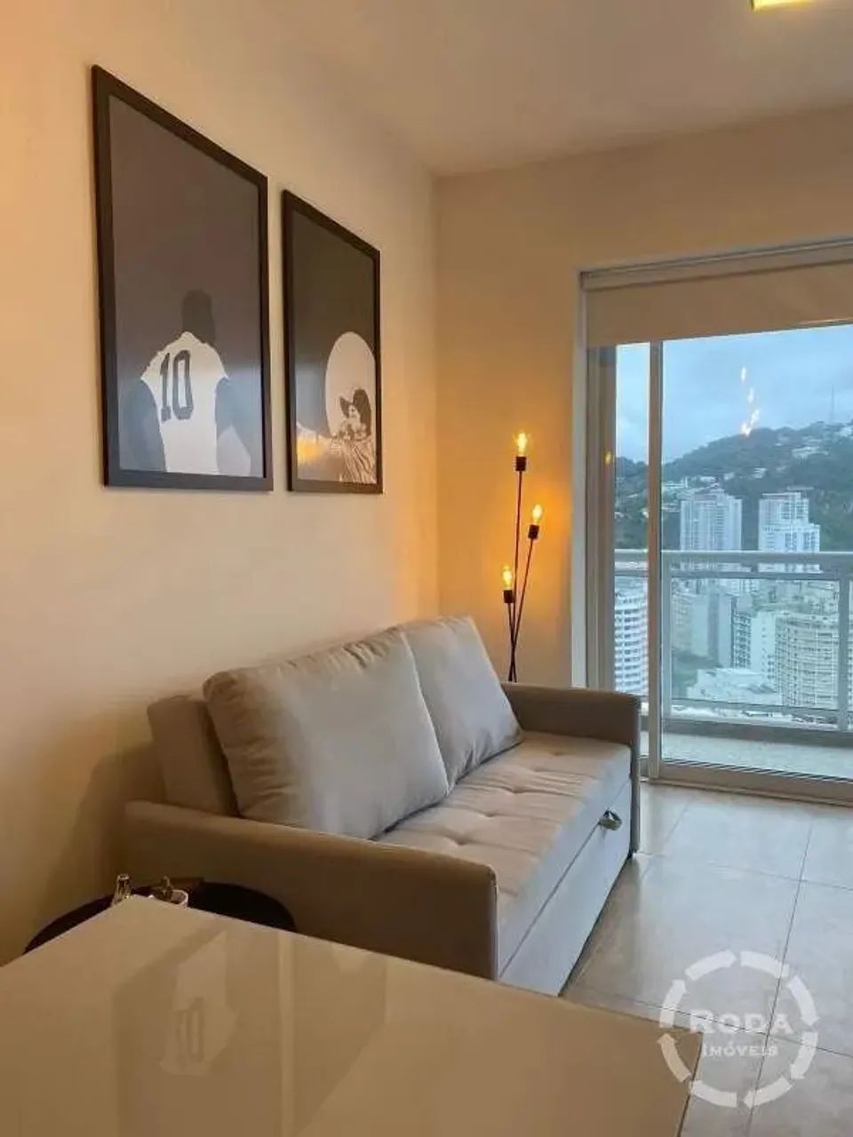 Com uma vista única, a piscina está de frente para tudo o que há de melhor em morar à beir - Foto 2