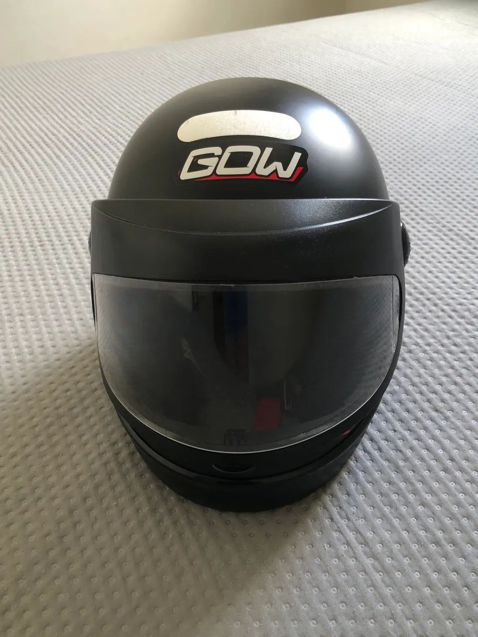 Vendo capacete marca Gow.