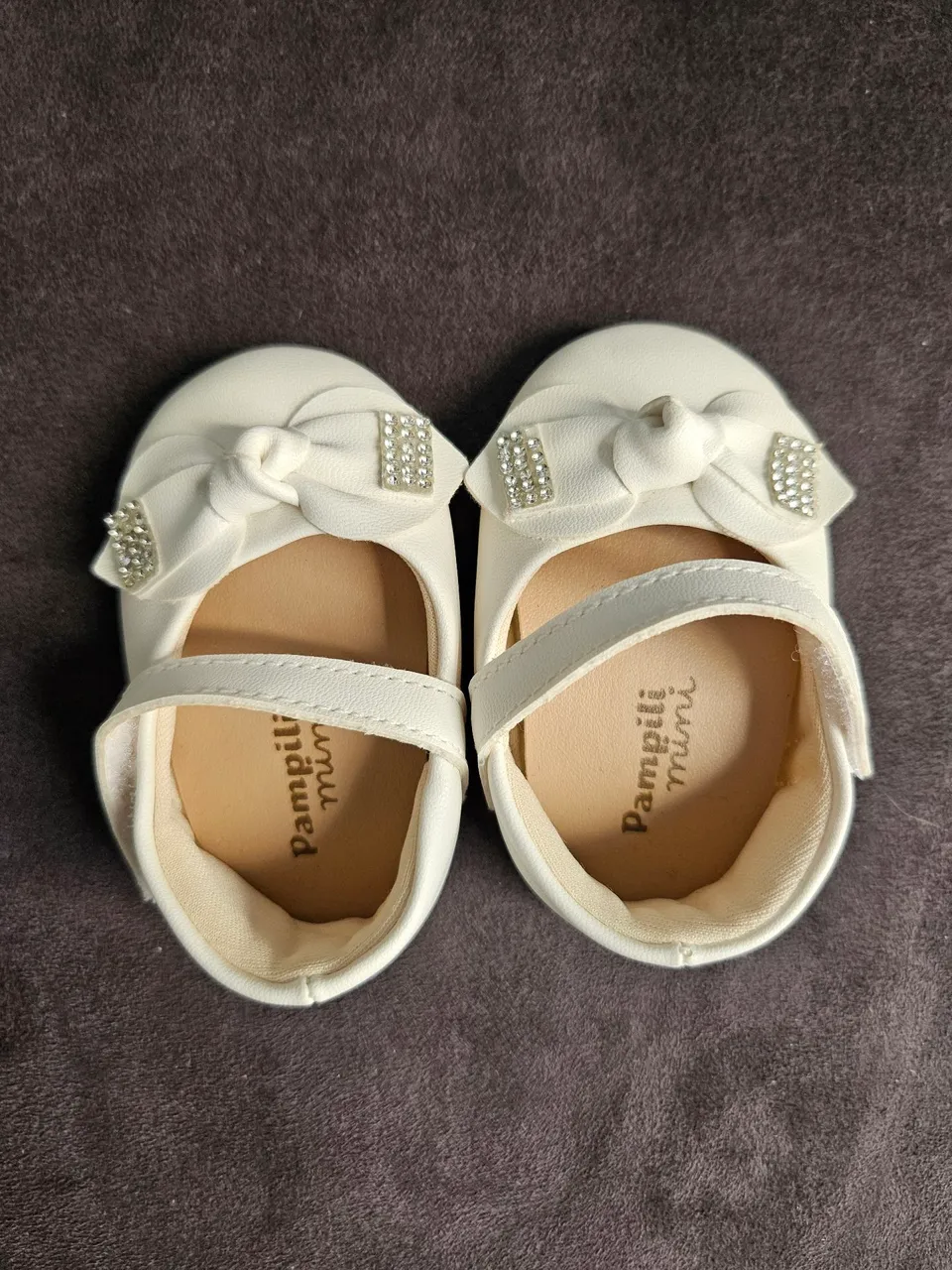 Sapatinho Infantil Branco com Detalhes