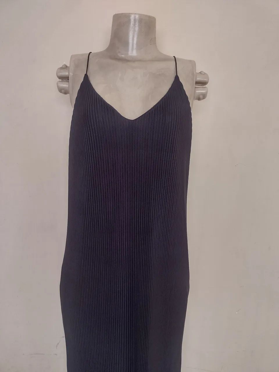 Vestido preto de alça Midi PP  - Foto 5
