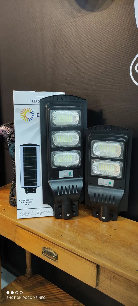 Luminária Solar LED para iluminação externa - Pronta Entrega