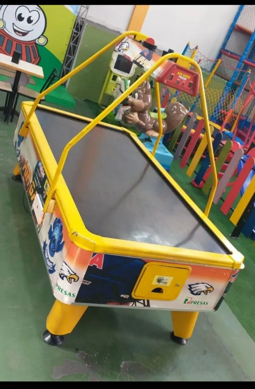 Mesa de Air Hockey - Diversão Garantida!