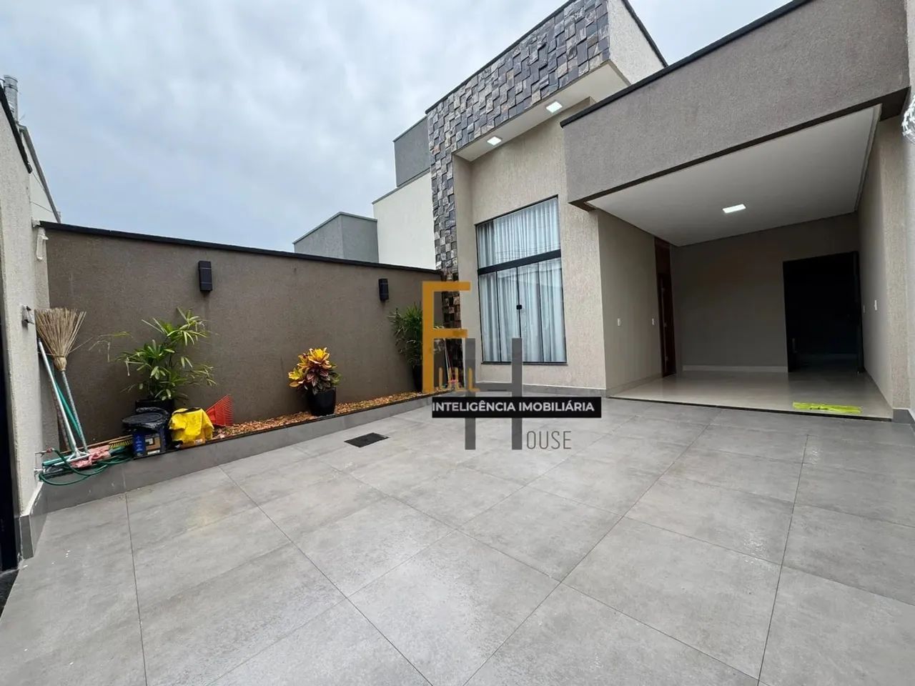 CASA ANA ROSA I 3 QUARTOS I 2 SUITES I 2 VAGAS I GOURMET I PISCINA I PORCELANATO I 215,52 