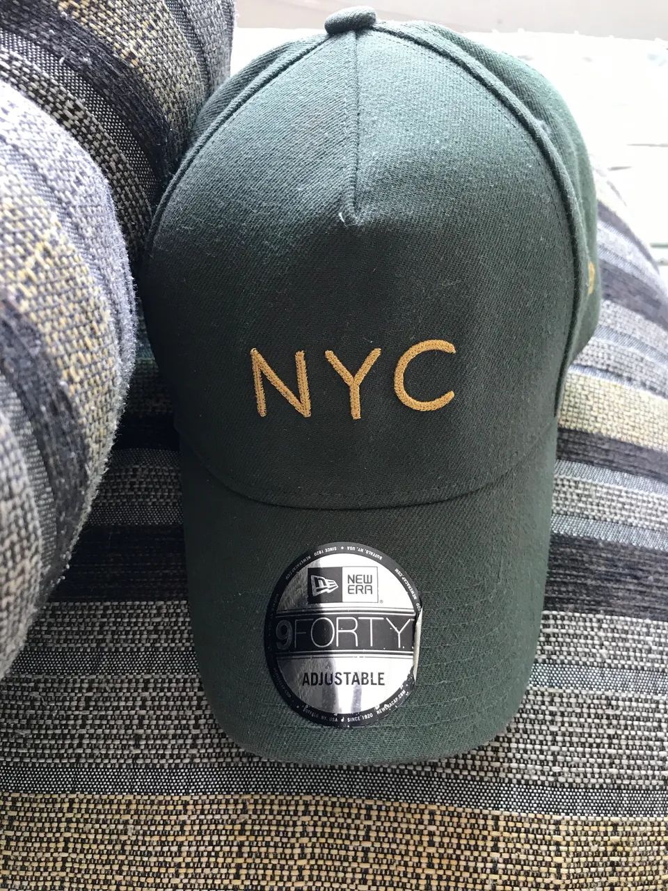 Boné new era 9FORTY verde escuro e dourado  - Foto 3