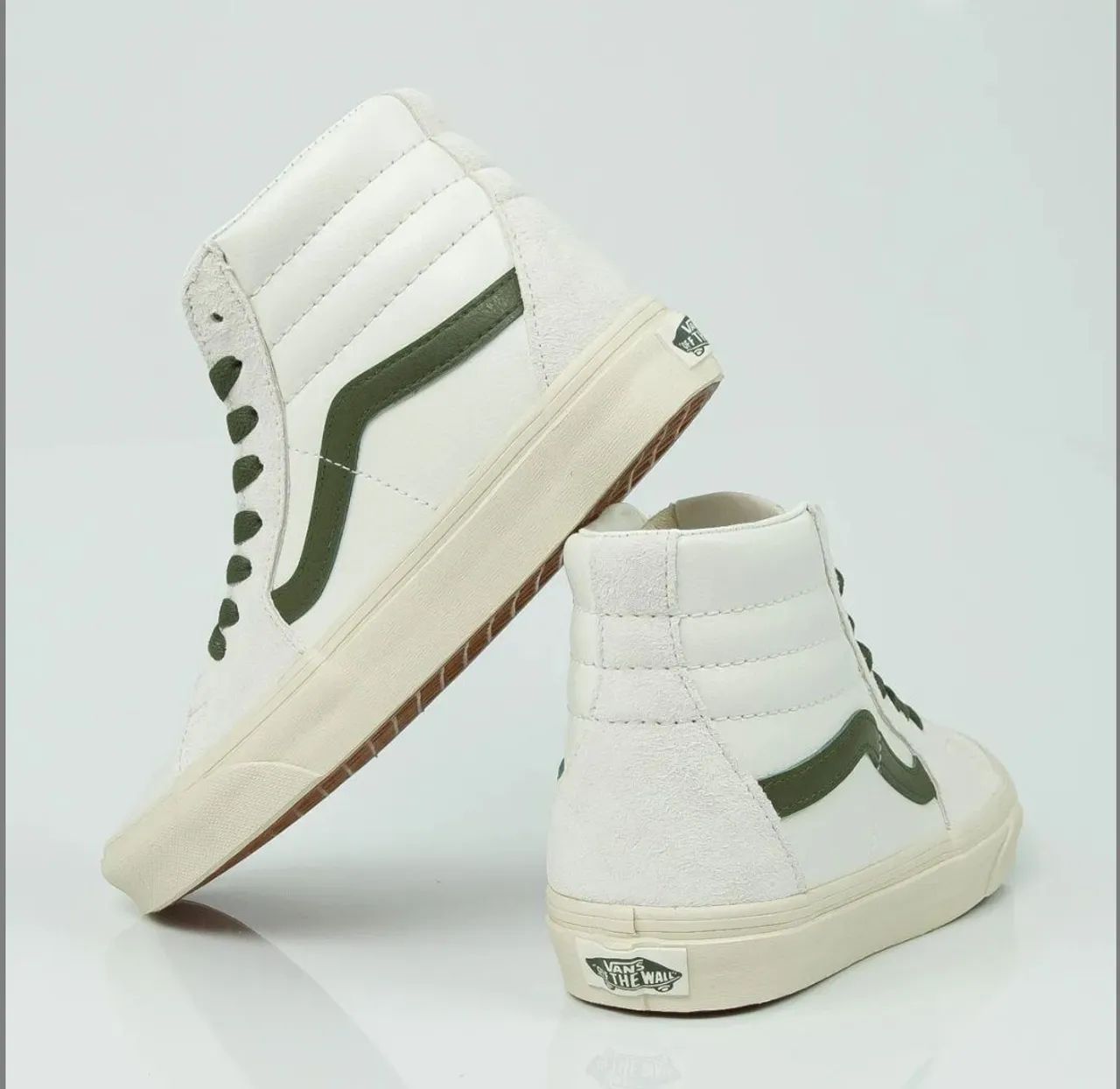 Tênis Vans Sk8-Hi Branco com Detalhes Verdes - Foto 2