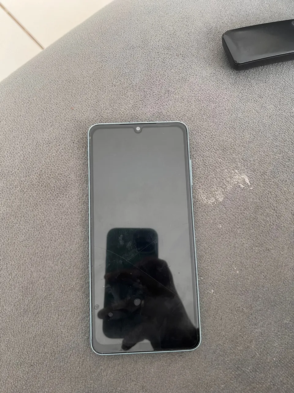 Vendo Samsung A06 com poucos meses de uso