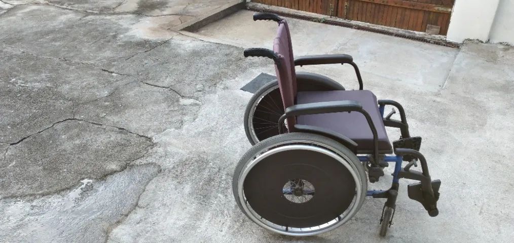  Cadeira de rodas Ortobras modelo AVD - Foto 2