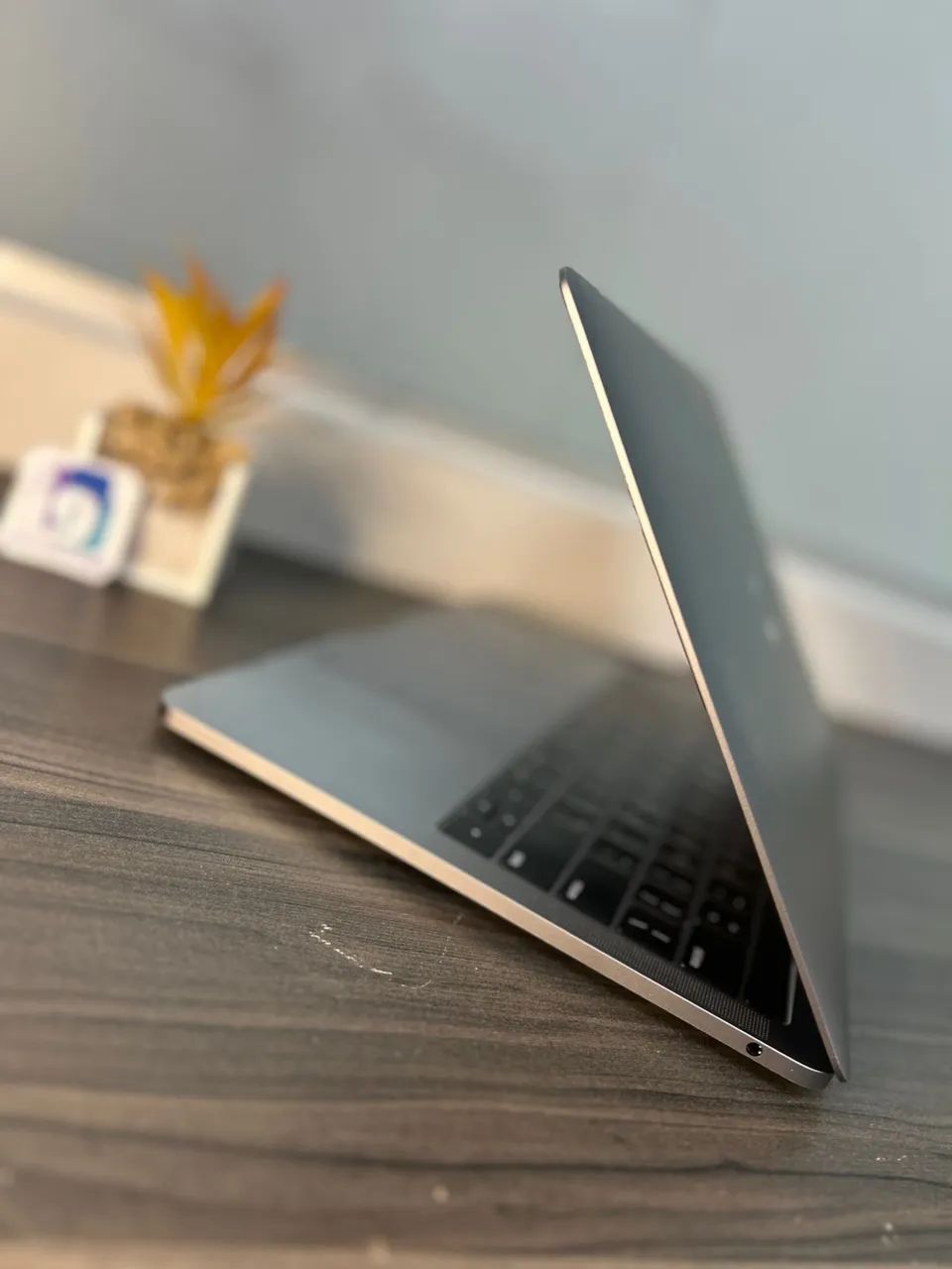 MacBook Pro 2019 Processador: Intel Core i5 8GB RAM 256GB SSD Space Gray  - Foto 5