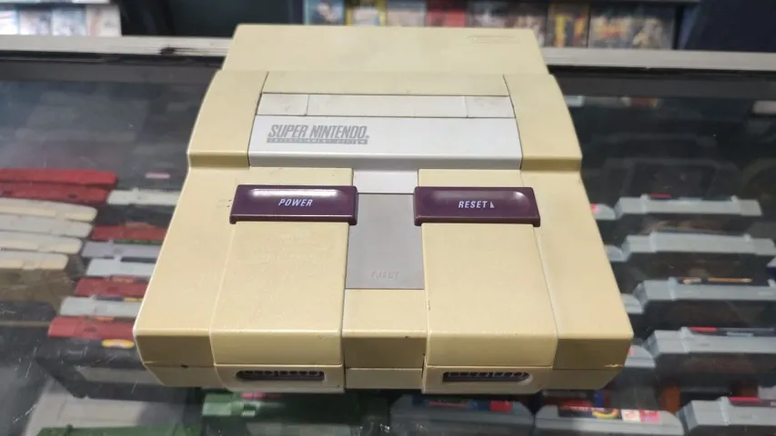SUPER NOINTENDO COM 2 CONTROLES 2 FITAS E CABOS