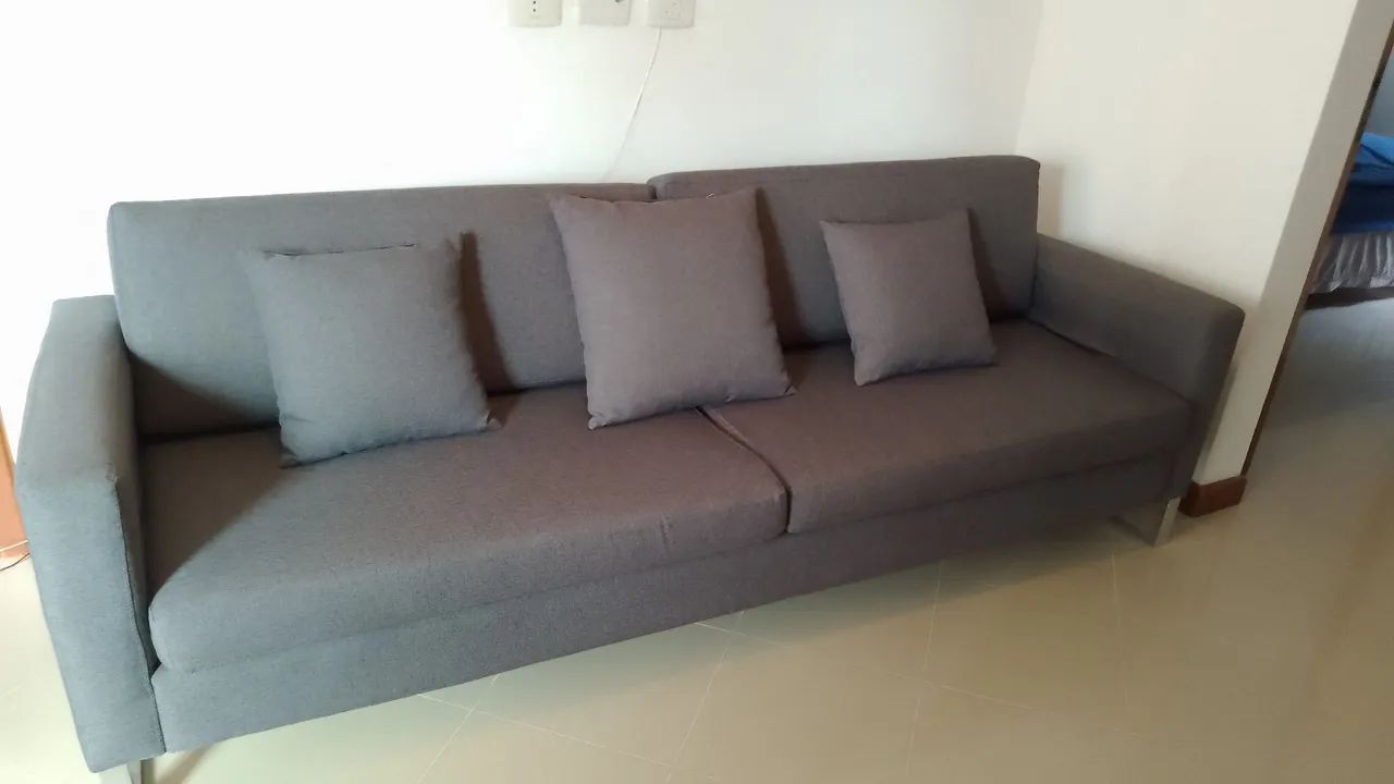 Sofá em Tecido Cinza - 4 Lugares - 2,40m - super conservado e confortável
