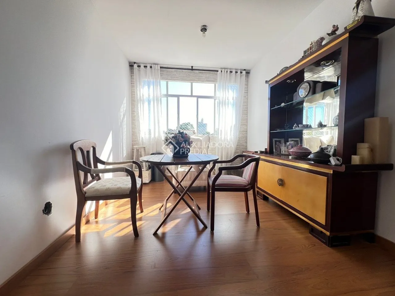 Apartamento com 3 dormitórios, suíte e 1 vaga coberta e livre