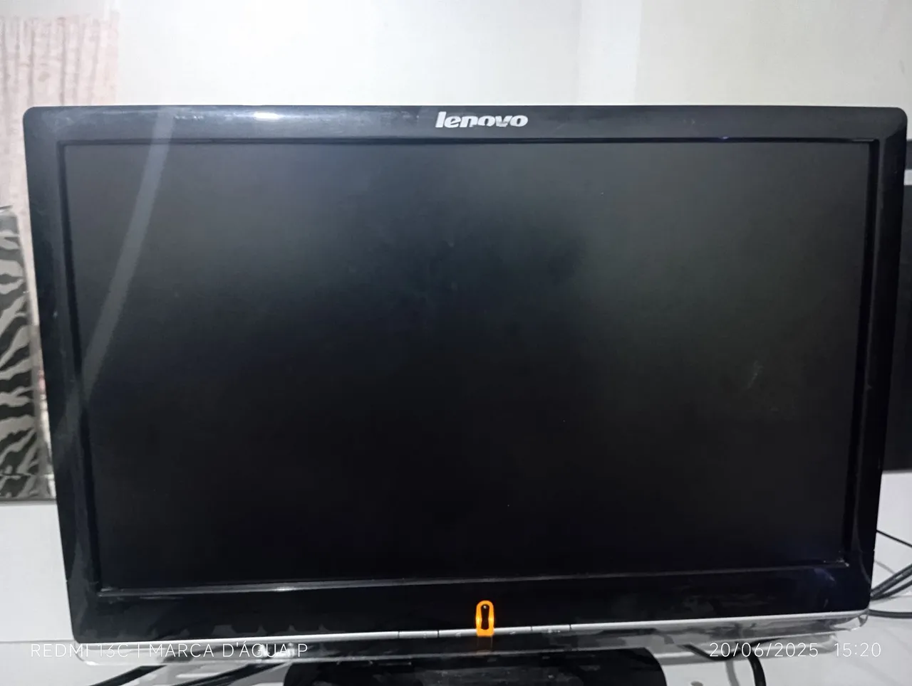 Monitor Lenovo
