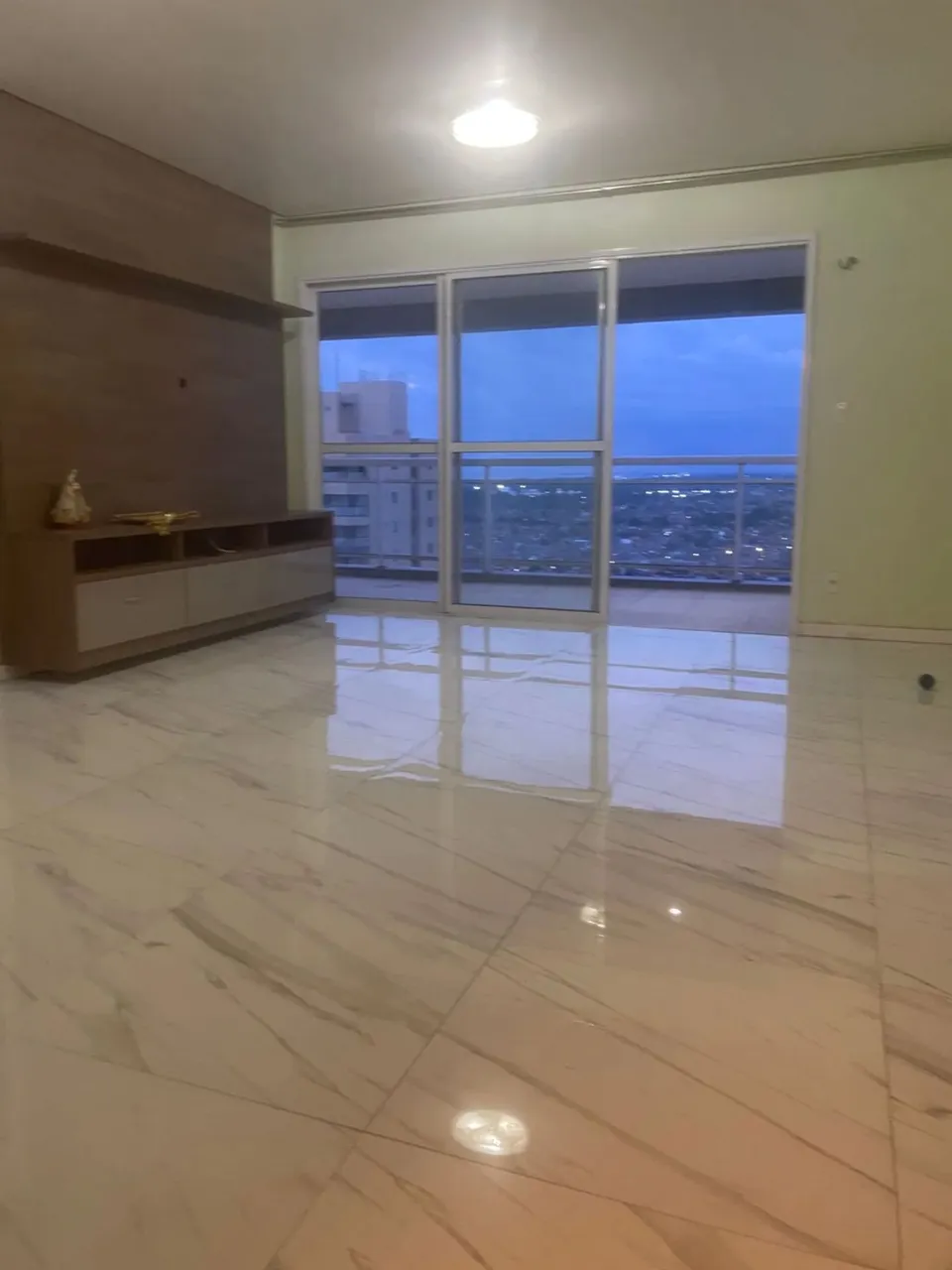 TORRES CENÁRIO, 125M², 3 SUÍTES, 2 VAGAS, TELÉGRAFO
