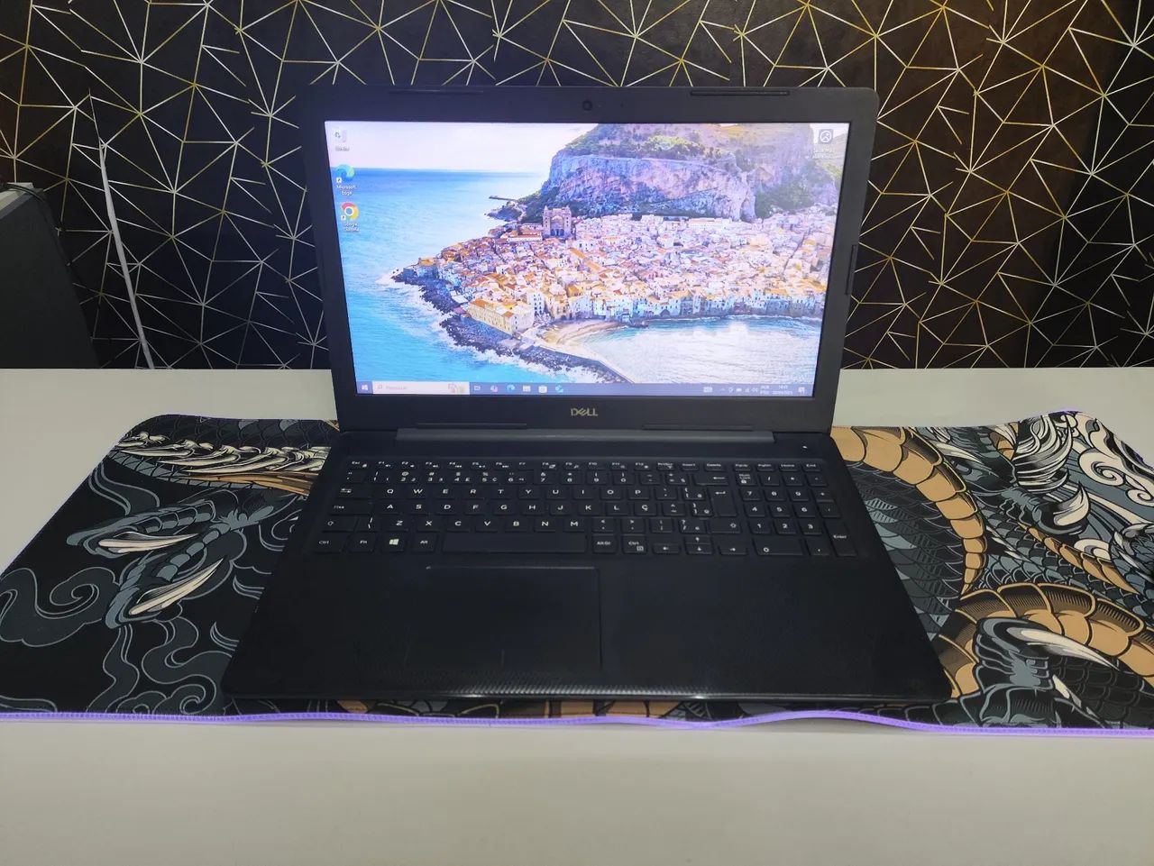 Notebook Dell inspiron 15 Intel core i3 , SSD 240 GB, 4 GB RAM DDR4, tela 15.6 ".