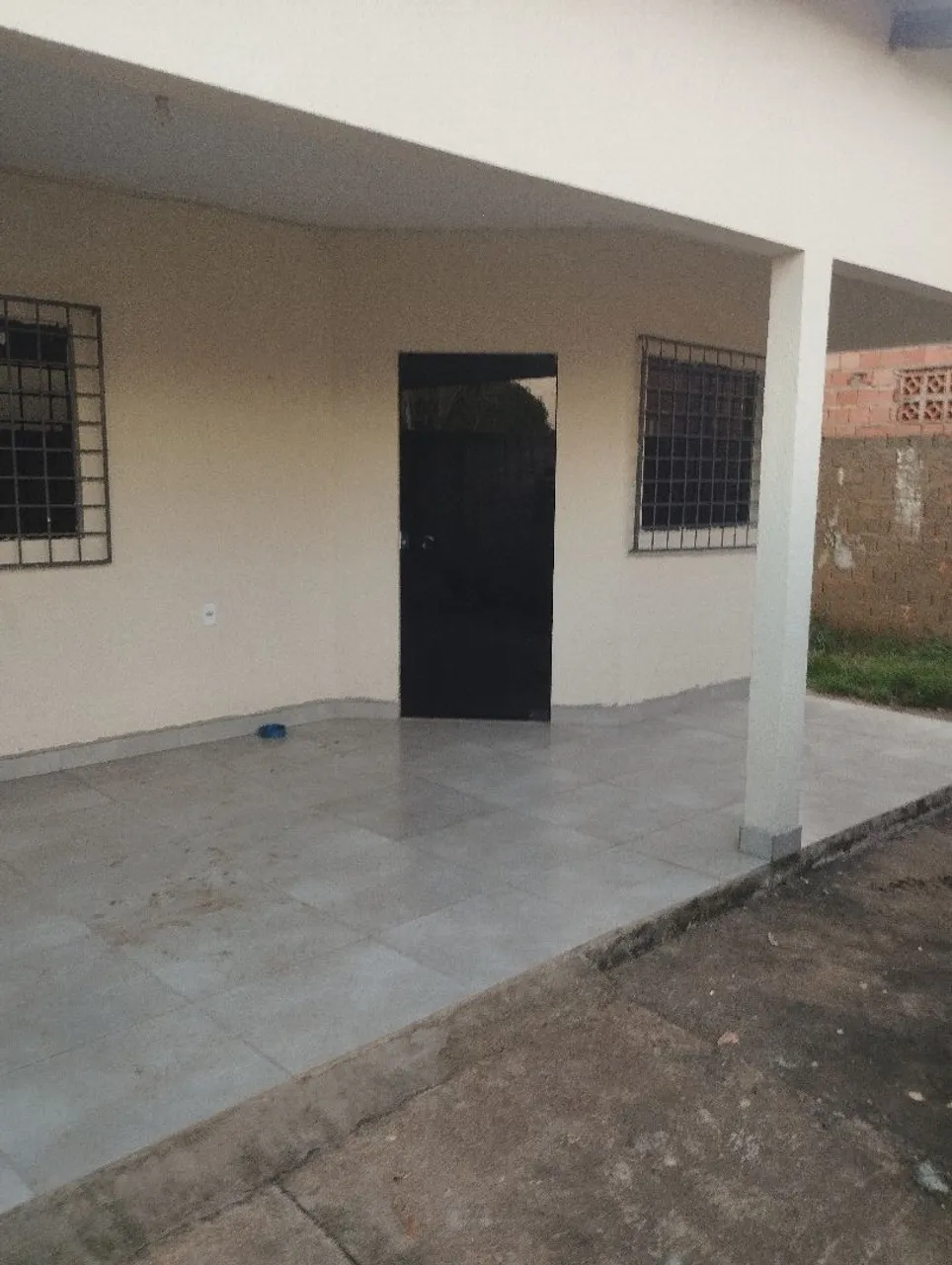 Casa com dois quartos zona leste