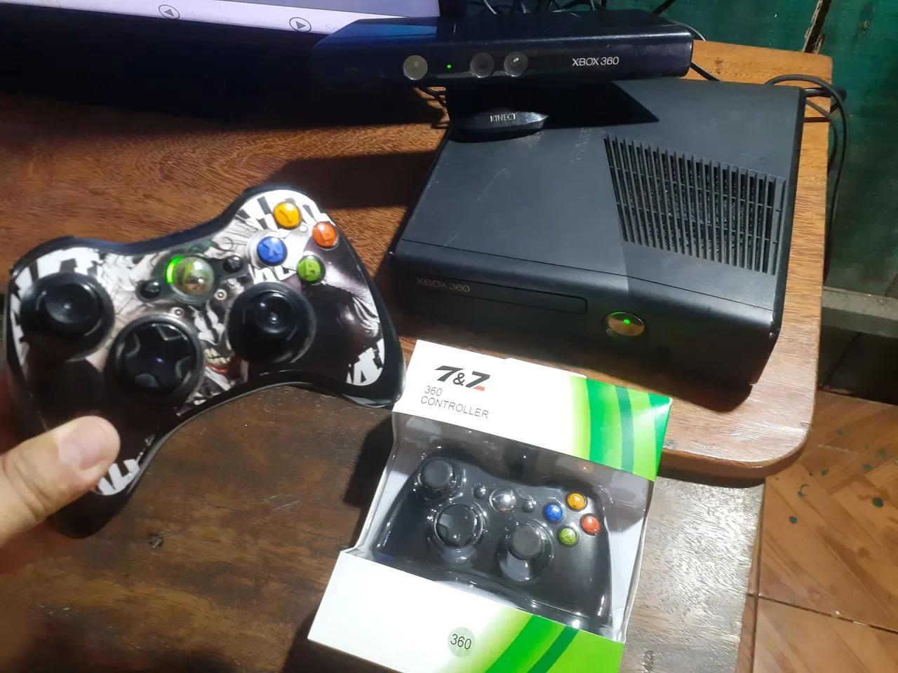 Xbox 360 destravado com 2 controles e 37 jogos e Kinect aceito cartão