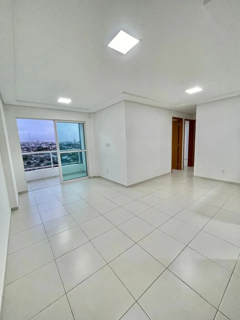 Apartamento com 3 quartos, varanda e 02 vagas de garagem