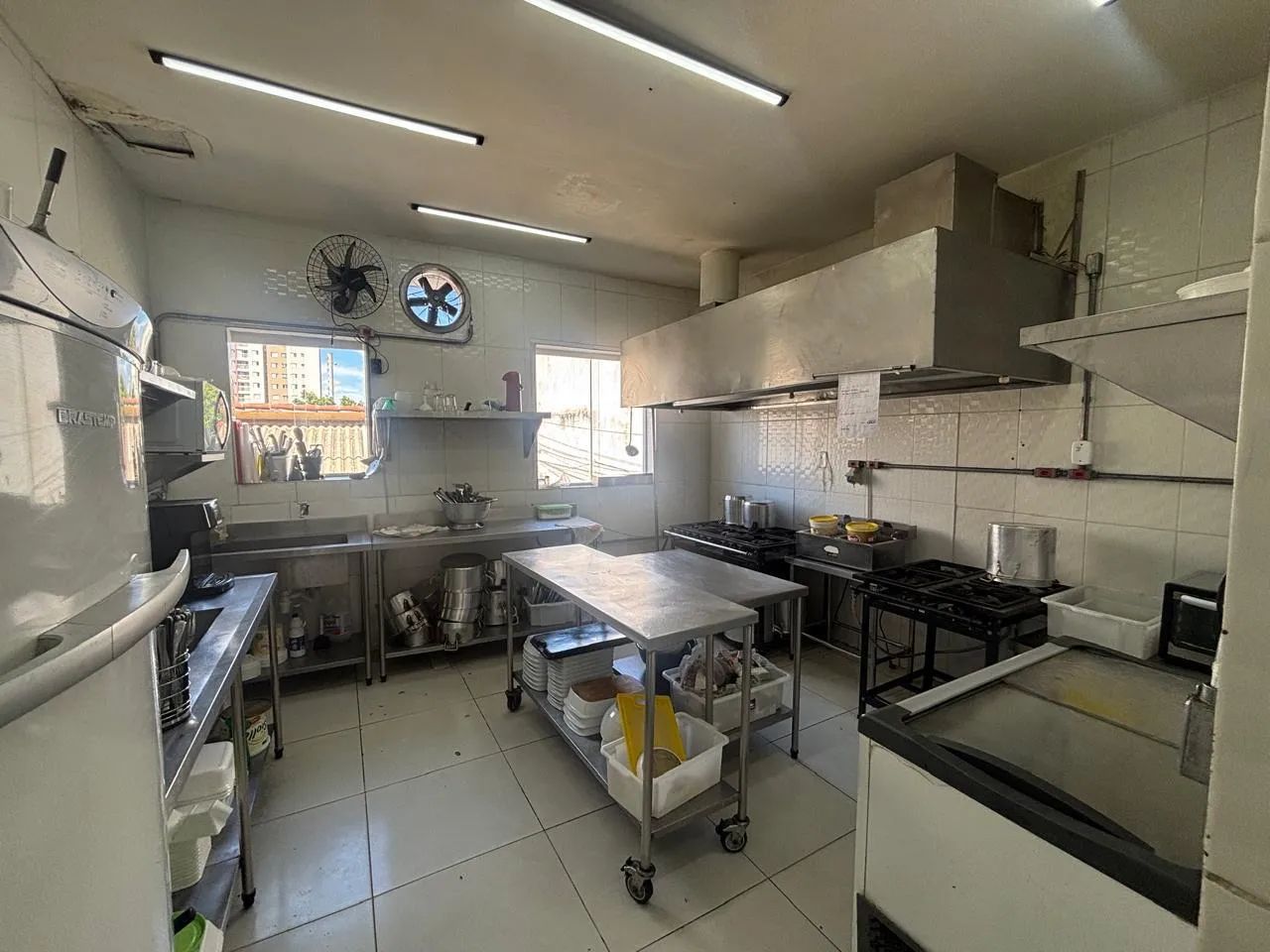 Restaurante self-service $ 145.000,00