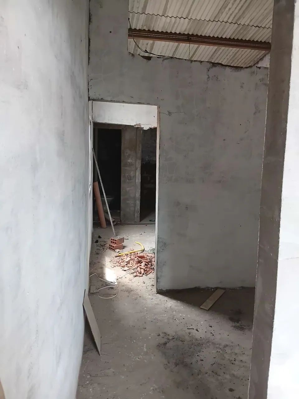 Vendo casa em fase final de reforma  - Foto 4