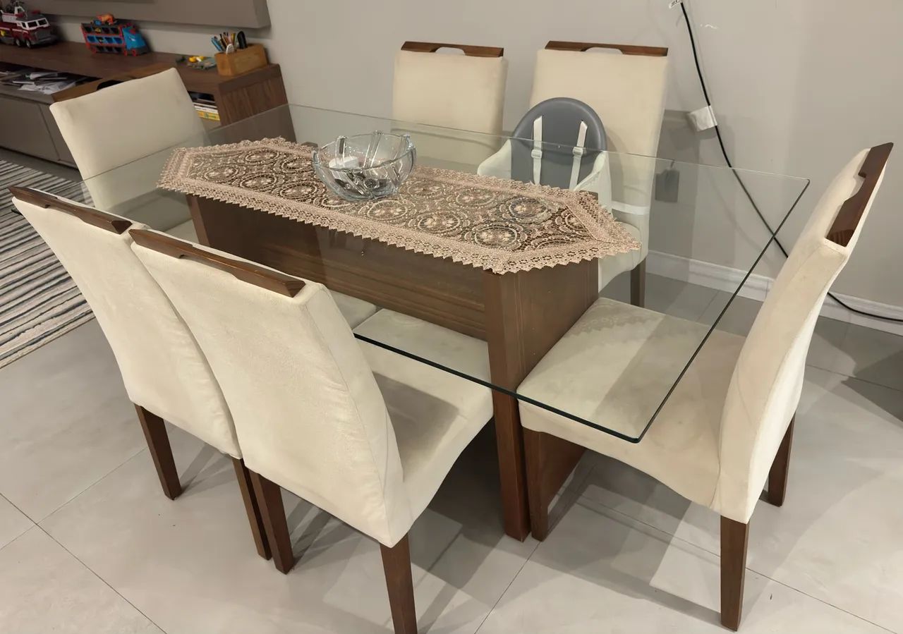 Conjunto de mesa 1.80m + 5 cadeiras