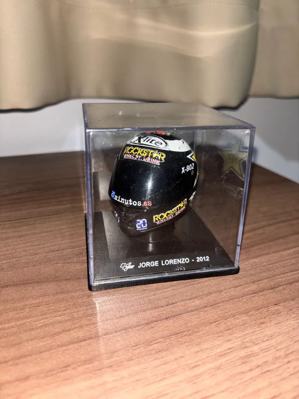 capacete miniatura moto gp Jorge Lorenzo 2012