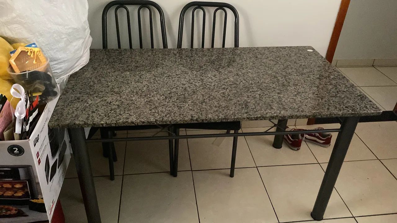Vende - se 