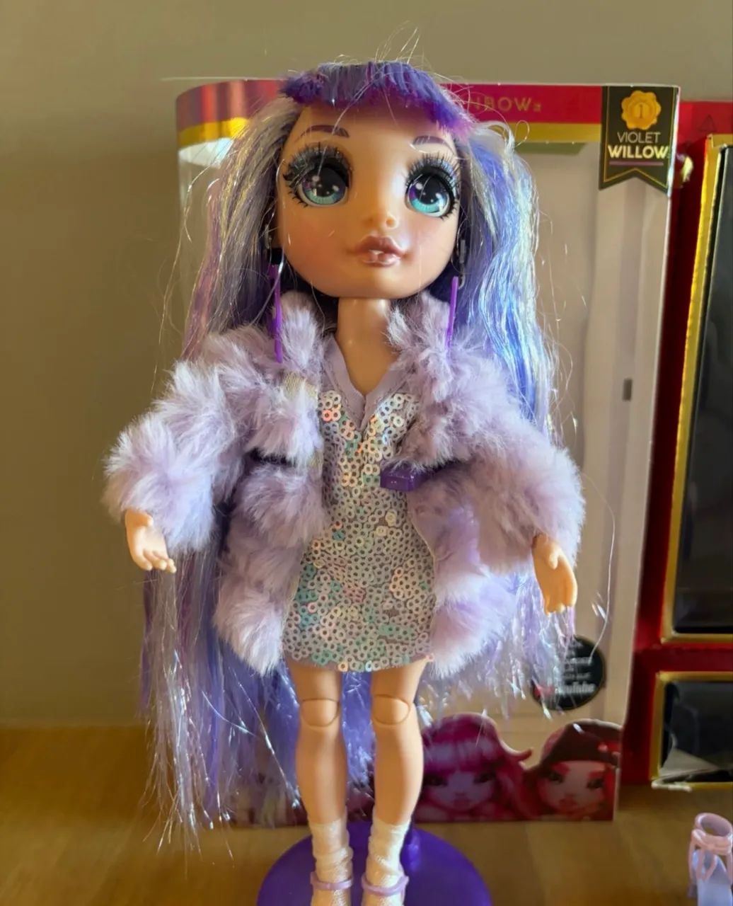 boneca rainbow high violet willow, apenas retirada da caixa  - Foto 3