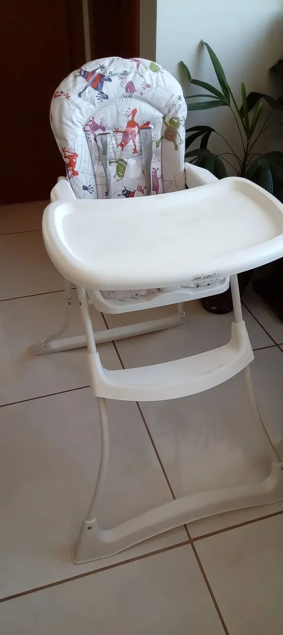 Triciclo e cadeirão de bebê  - Foto 4