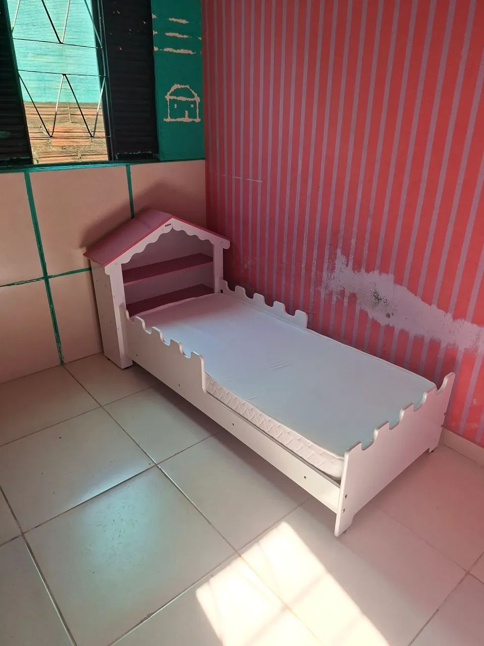 Mini cama infantil casinha