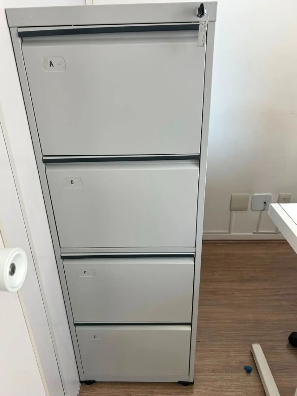 Arquivo de escritório com 4 gavetas e chave - Foto 2