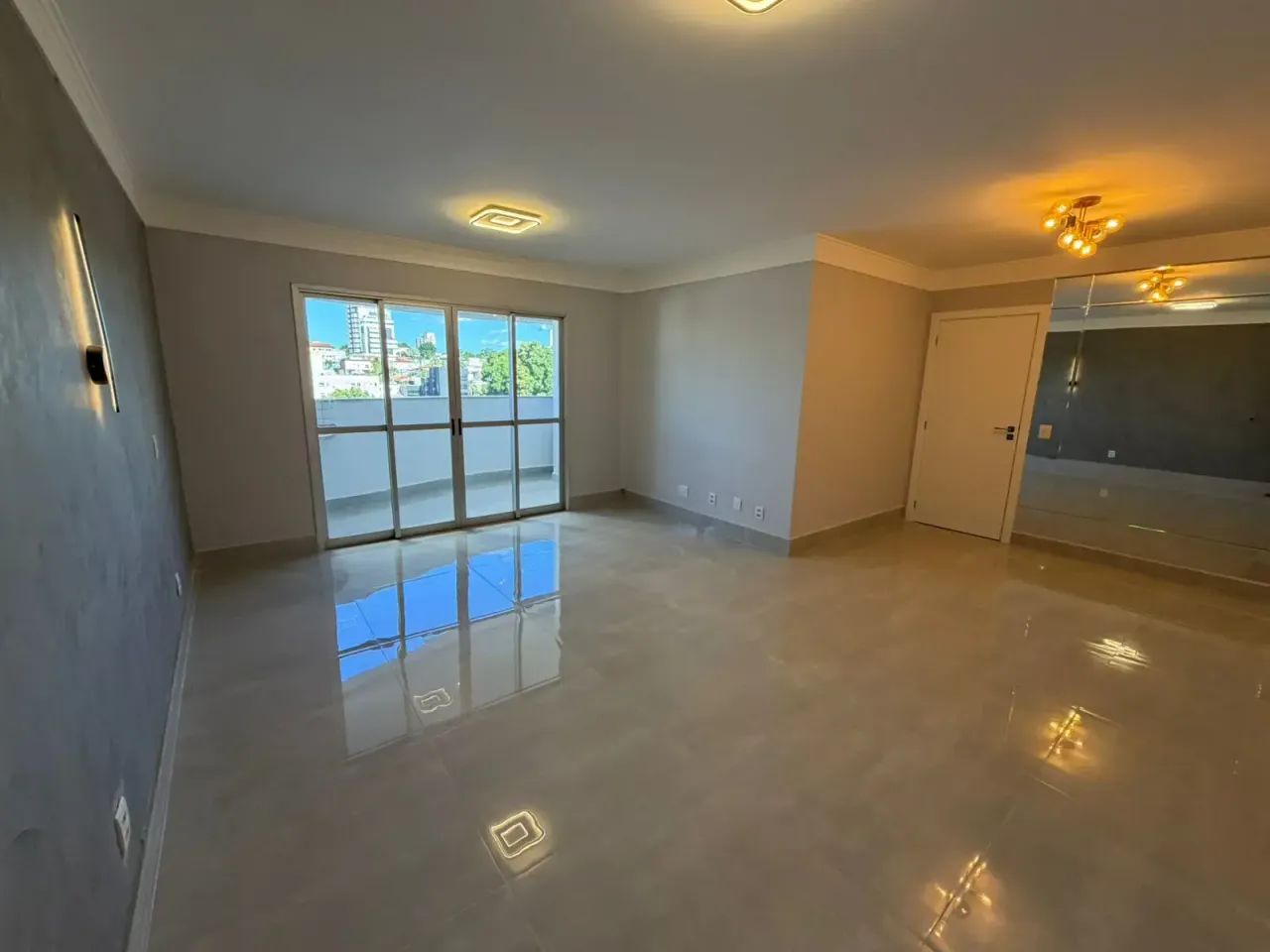 Apartamento à Venda  Ed. Meridien Tower - Quilombo, Cuiabá codigo: 340278