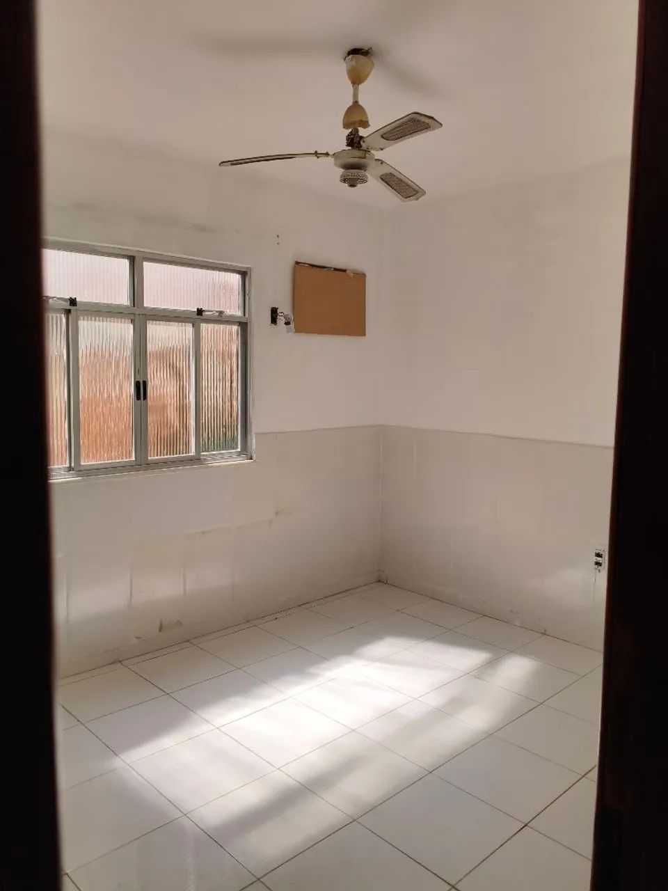 Aluga-se casa com garagem e quintal  - Foto 5