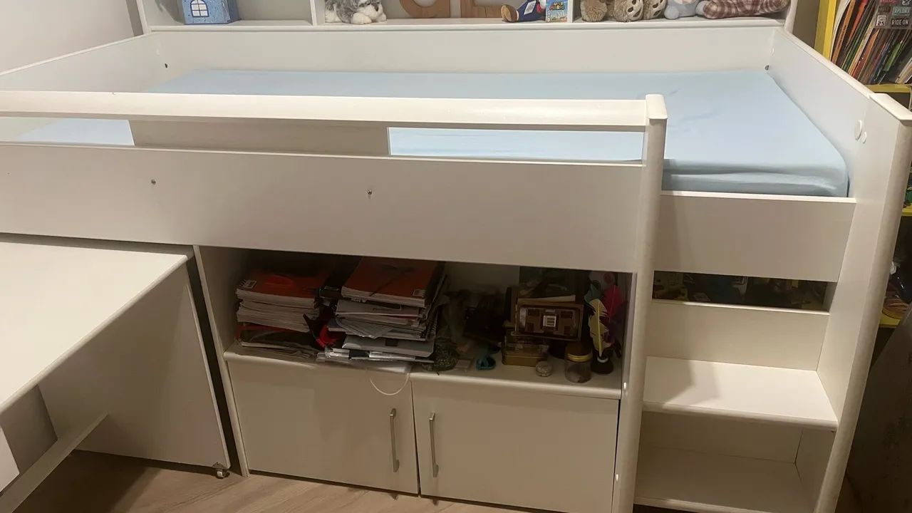 Cama com escada e mesa EXCELENTE - Foto 3