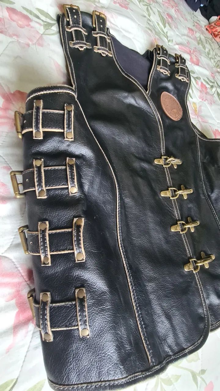 Colete de couro rústico,  moto Custom, modelo Harley Davidson, novíssimo.  - Foto 3