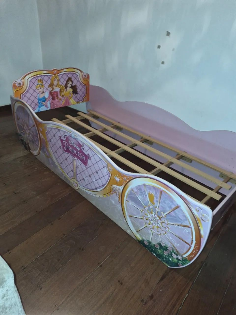 Cama de menina de princesa sem colchão e mesa de apoio de cama - Foto 4