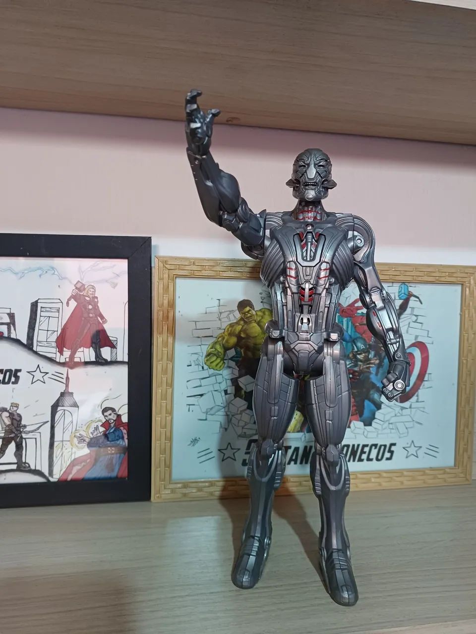Ultron eletrônico 30cm original marca Hasbro  - Foto 2
