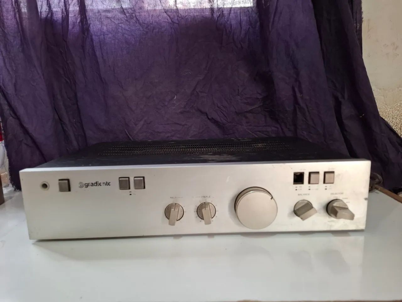 Amplificador Gradiente modelo 76<br><br><br><br>