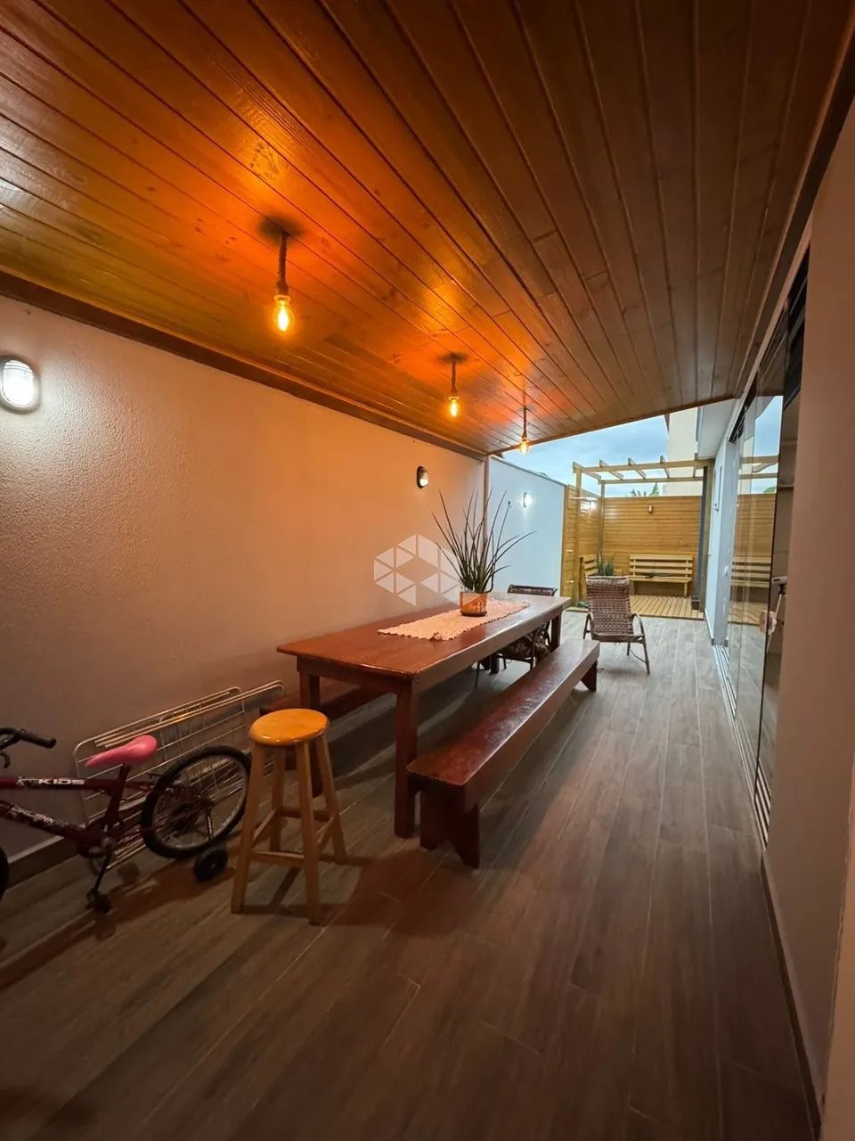 CASA INDIVIDUAL COM 2 SUÍTES E ÁREA GOURMET NO RIBEIRÃO DA ILHA, FLORIANÓPOLIS - Foto 4