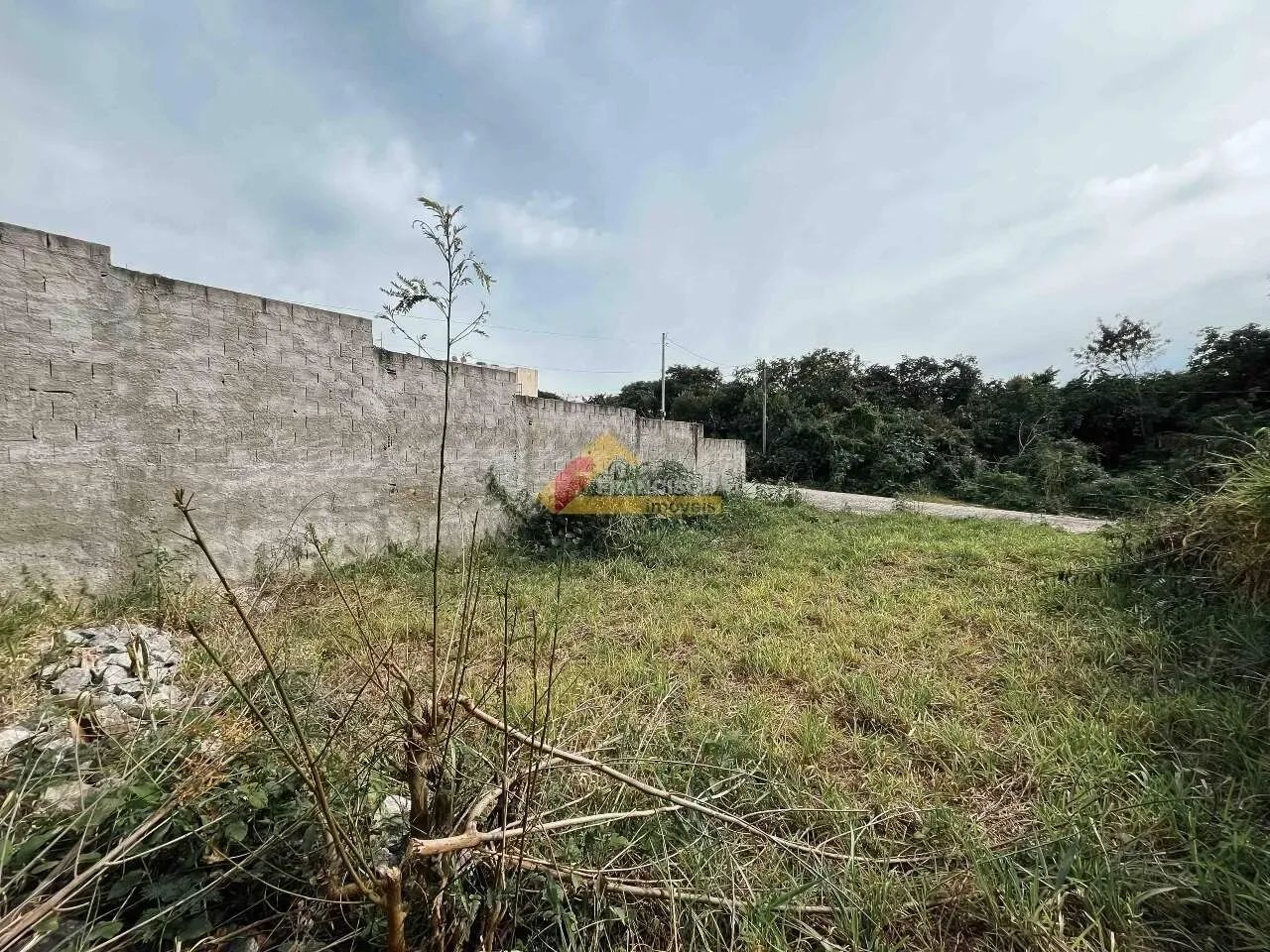 Lote localizado no bairro Itacolomi