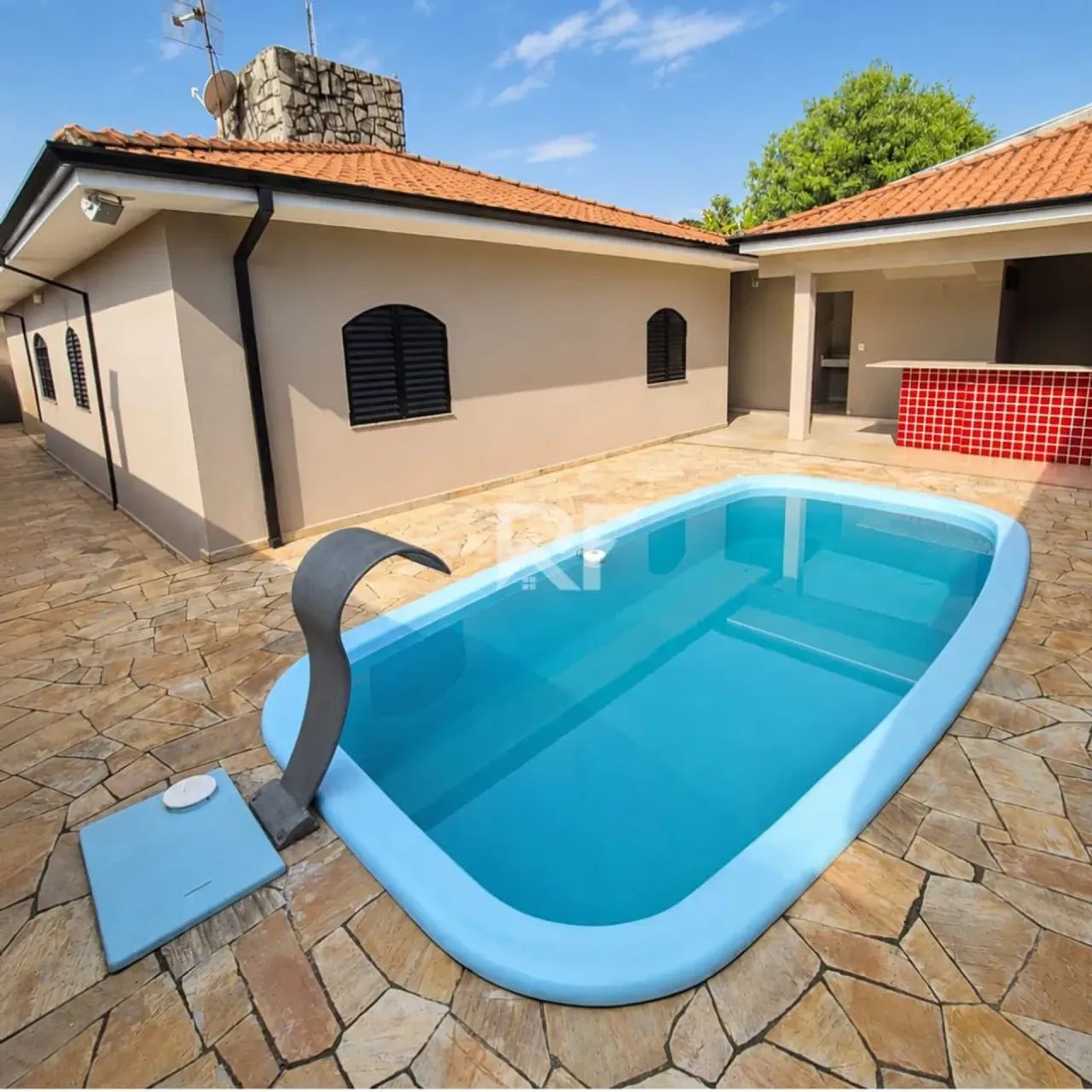 Excelente oportunidade na Vila Nova! Casa ampla, robusta e com 450m² de terreno. - Foto 4