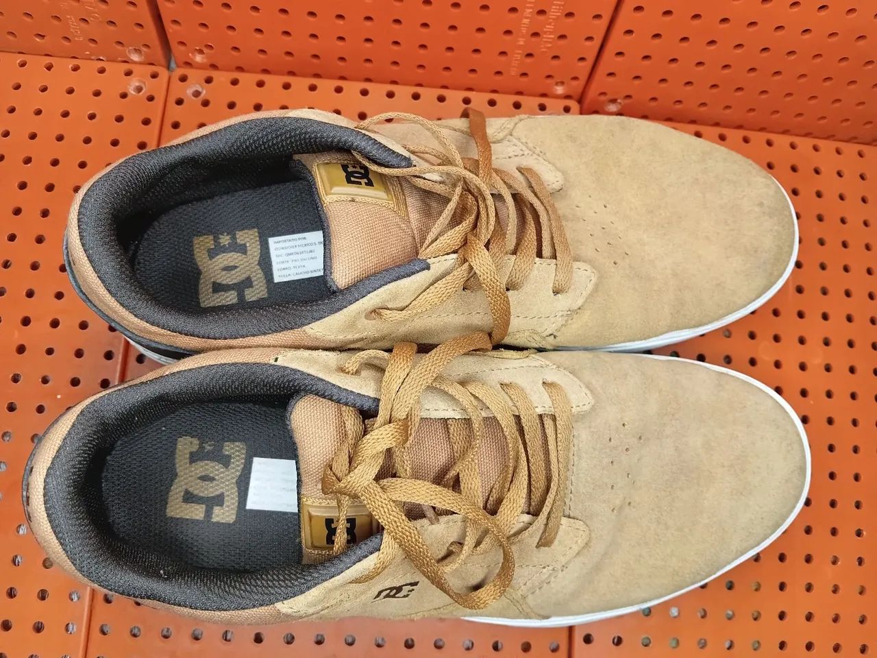 Tênis dc masculino 40-41 - Foto 2