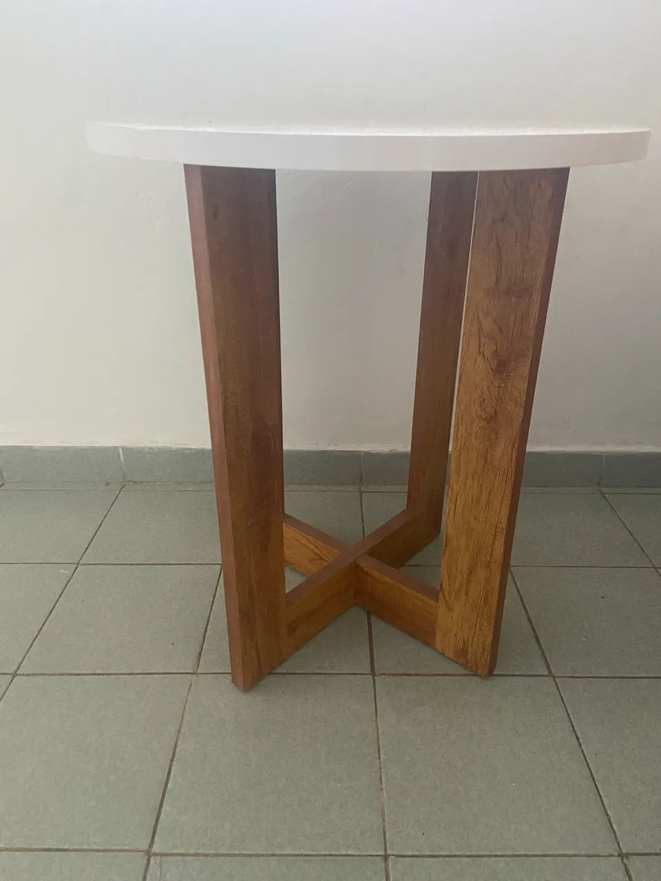 Mesinha lateral pouco usada - Foto 2