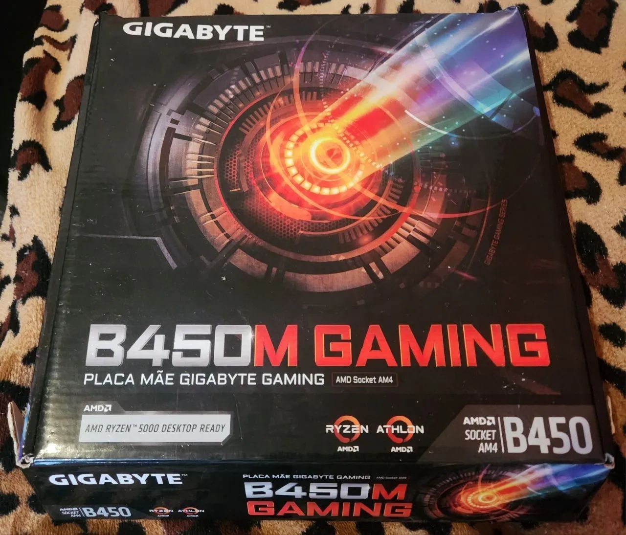  Placa mãe B450M Gaming Gigabyte AM4.Semi nova funcionando 100% , R$300,00.